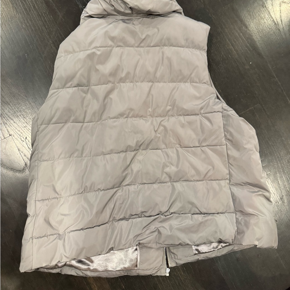 Calvin Klein Women's Light Gray Quilted Vest - Picture 5 of 5
